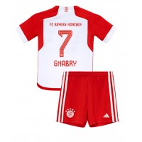 Dětský Fotbalový dres Bayern Munich Serge Gnabry #7 2023-24 Domácí Krátký Rukáv (+ trenýrky)